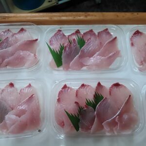 カンパチの刺し身