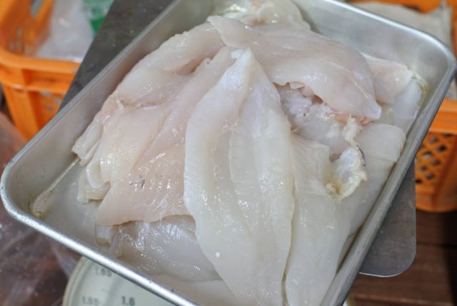 当店手作り 白身魚 バトウ鯛 の唐揚げ 100ｇ 食べるだけ 宅配サービス