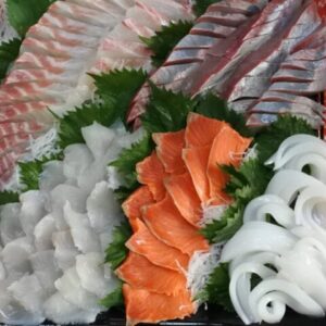 刺身盛り5000円（養タイ、はまち、アオリイカ、サーモン、カワハギ