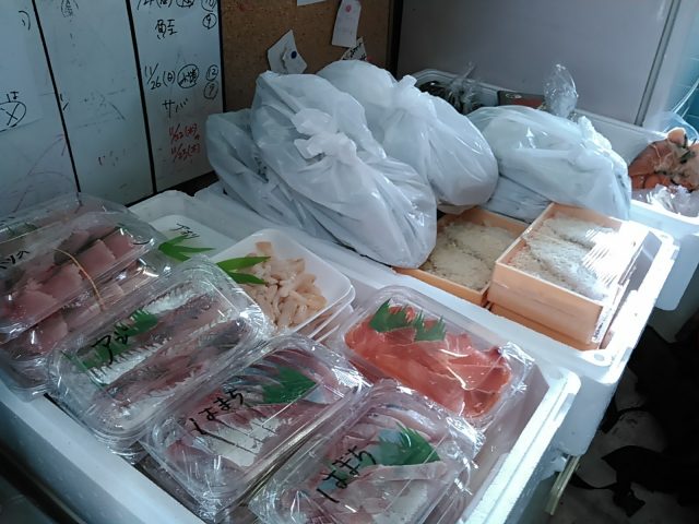 魚介類 宅配サービス 荷造り