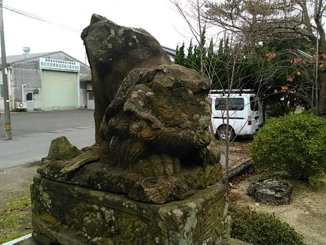 白尾神社狛犬