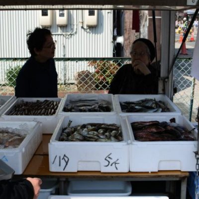 鮮魚移動販売風景