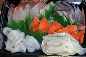 ５種盛（カンパチ、はまち、境港サーモン、生タコ、イカ）