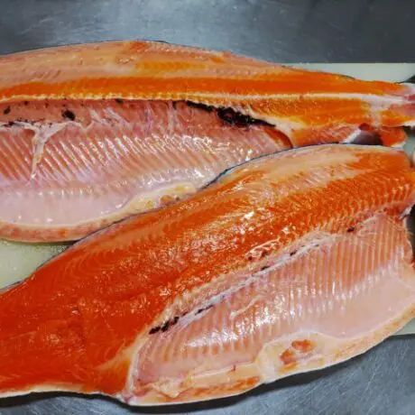 琴浦グランサーモンフィーレ 皮つき／ムニエル向 - かやの鮮魚店